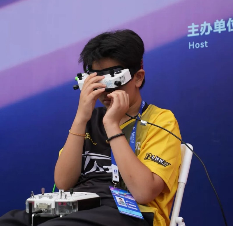 2026小遛·無(wú)人機(jī)競(jìng)速世界杯Tattu 飛手備賽中