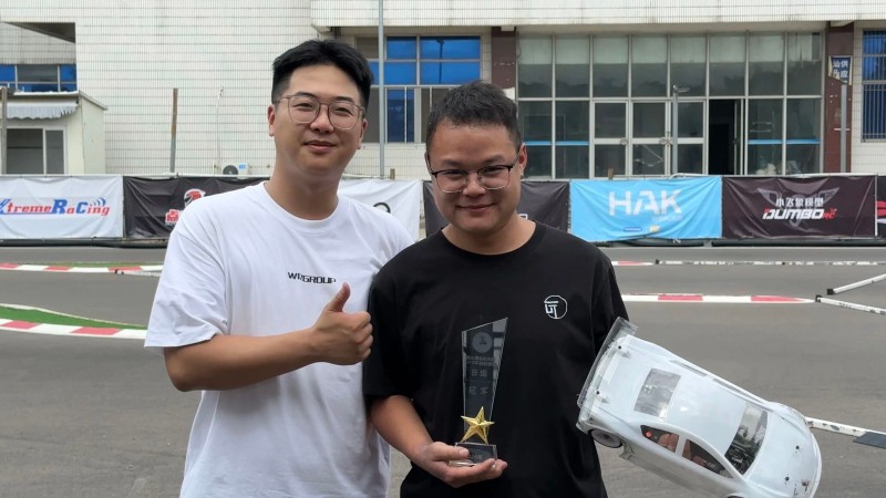 1/10平路遙控車邀請(qǐng)賽選手合影 1/10平路遙控車邀請(qǐng)賽選手合影