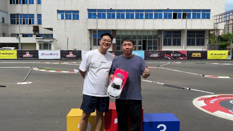 1/10平路遙控車邀請(qǐng)賽選手合影 1/10平路遙控車邀請(qǐng)賽選手合影